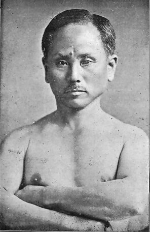 Gichin Funakoshi, maître d'Okinawa et professeur d'Ōtsuka